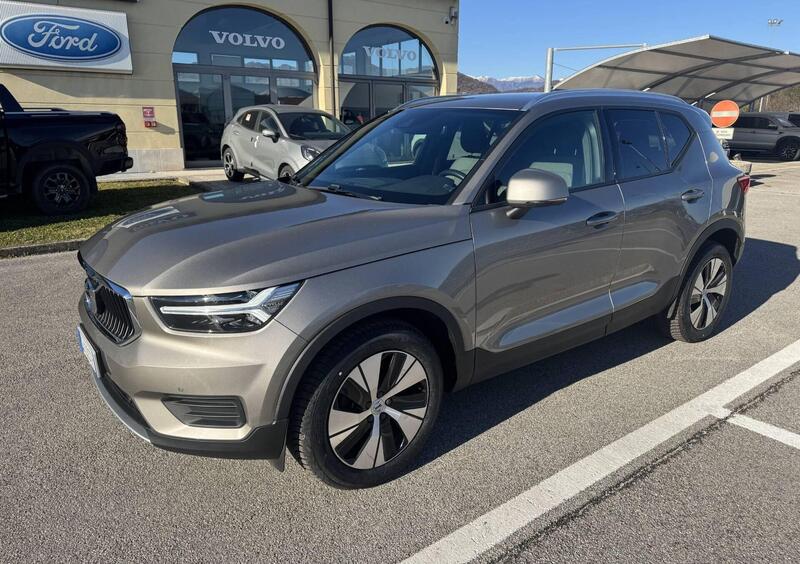 Volvo XC40 T2 Geartronic Momentum Core