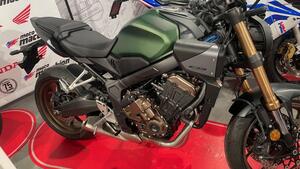 Honda CB 650 R E-Clutch (2024 - 25) 