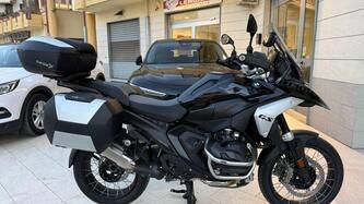 Bmw R 1300 GS Triple Black (2023 - 25) usata