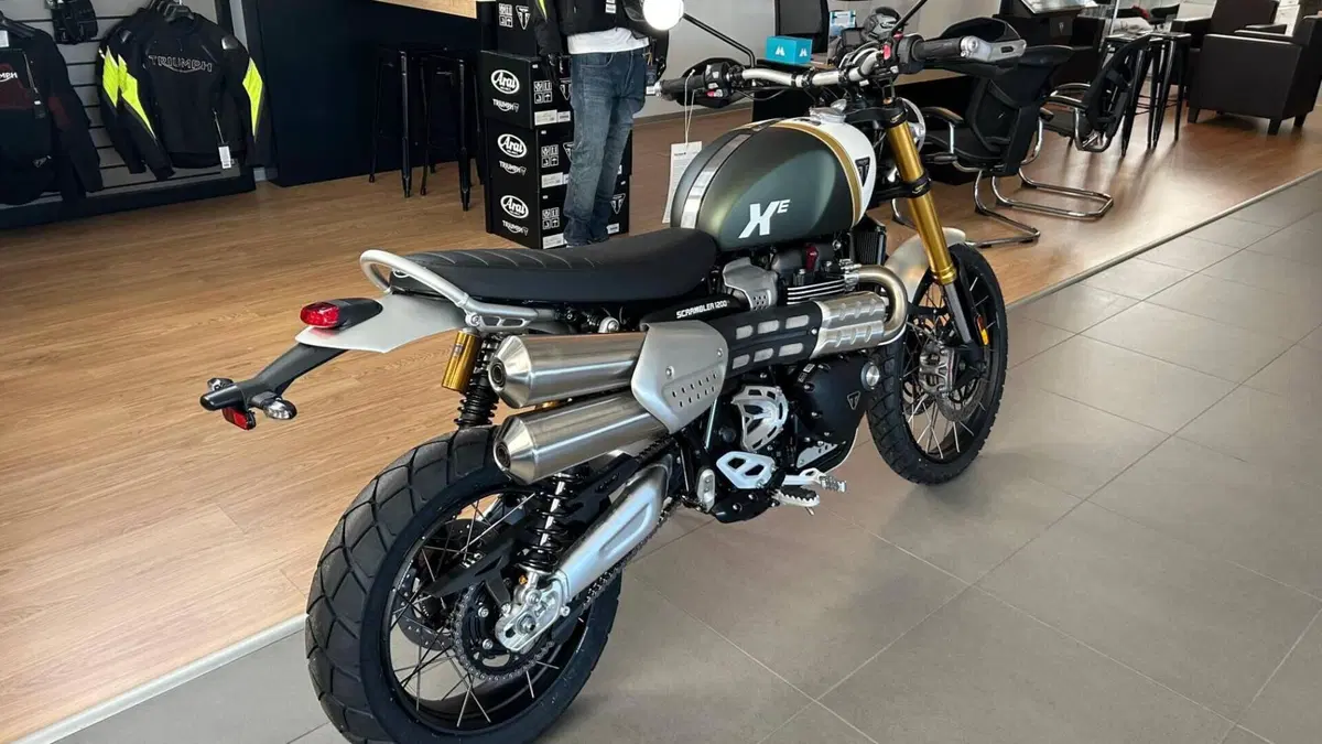 Triumph Scrambler 1200 XE (2026)  (2)