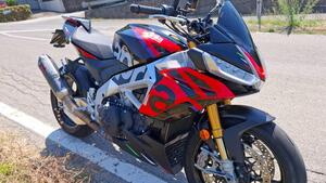 Aprilia RSV4 1100 Factory (2021 - 24) 