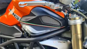 MV Agusta Brutale 910 S (2005 - 11)  (2)