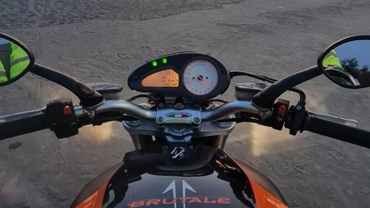 MV Agusta Brutale 910 S (2005 - 11)  (4)