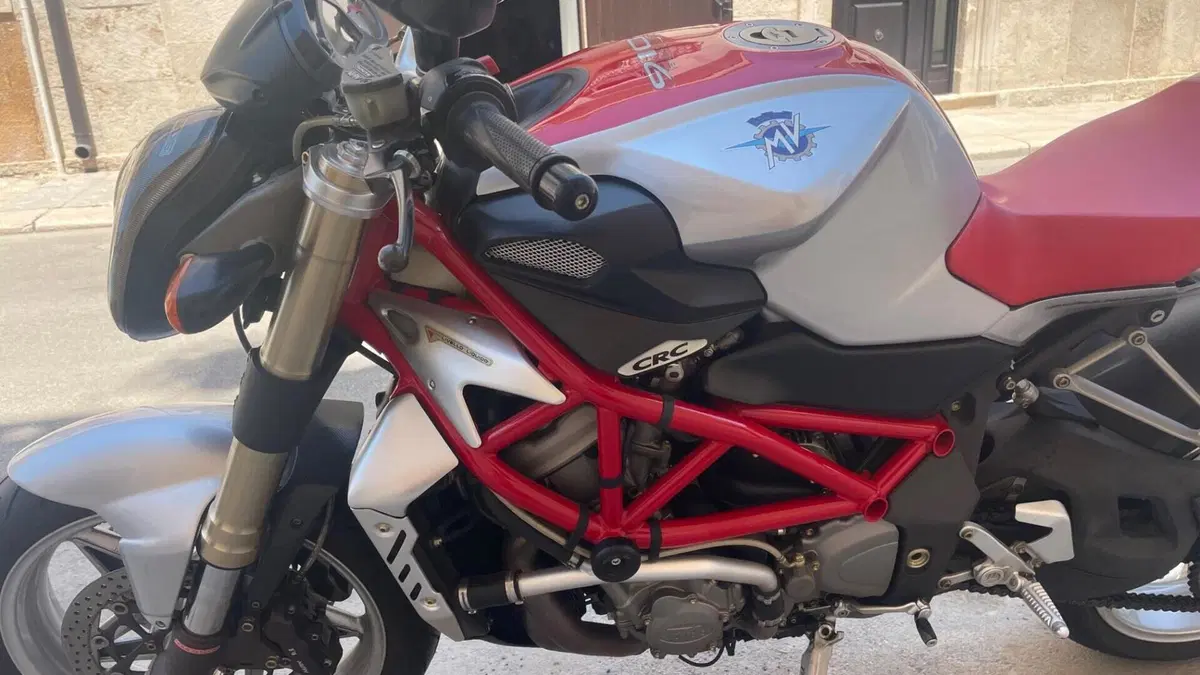 MV Agusta Brutale 910 S (2005 - 11)  (3)