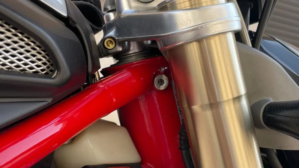 MV Agusta Brutale 910 S (2005 - 11)  (8)
