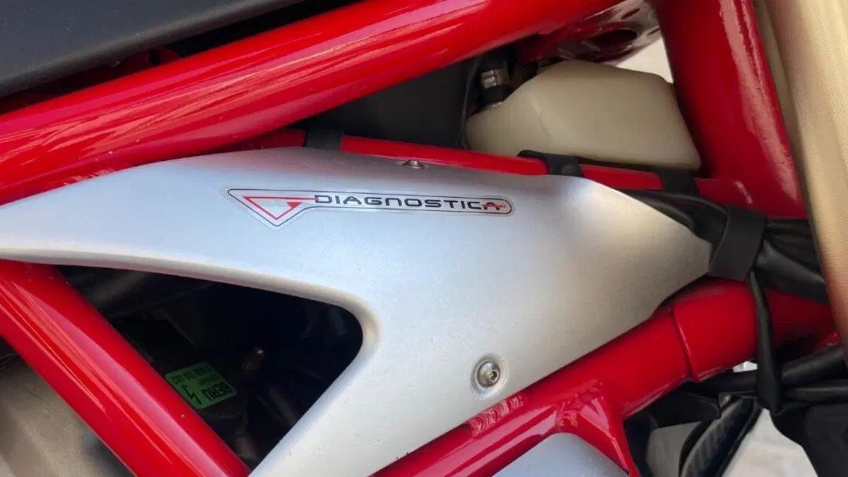 MV Agusta Brutale 910 S (2005 - 11)  (11)