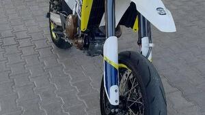 Husqvarna 701 Supermoto (2016) 
