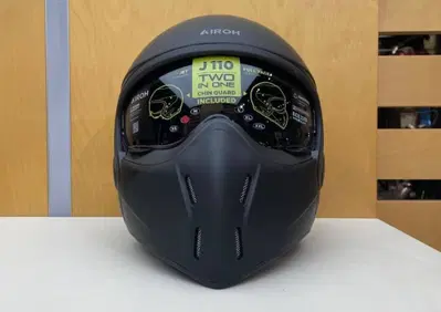 J110 BLACK MATT Airoh - Annuncio 9890870