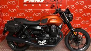 Moto Guzzi V7 Stone (2021 - 24) 