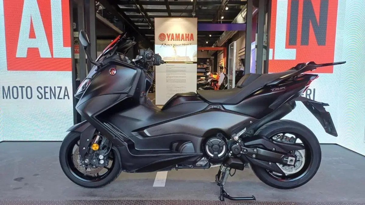 Yamaha T-Max 560 (2022 - 24)  (2)