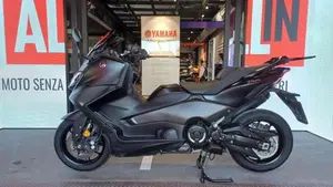 Yamaha T-Max 560 (2022 - 24)  (2)