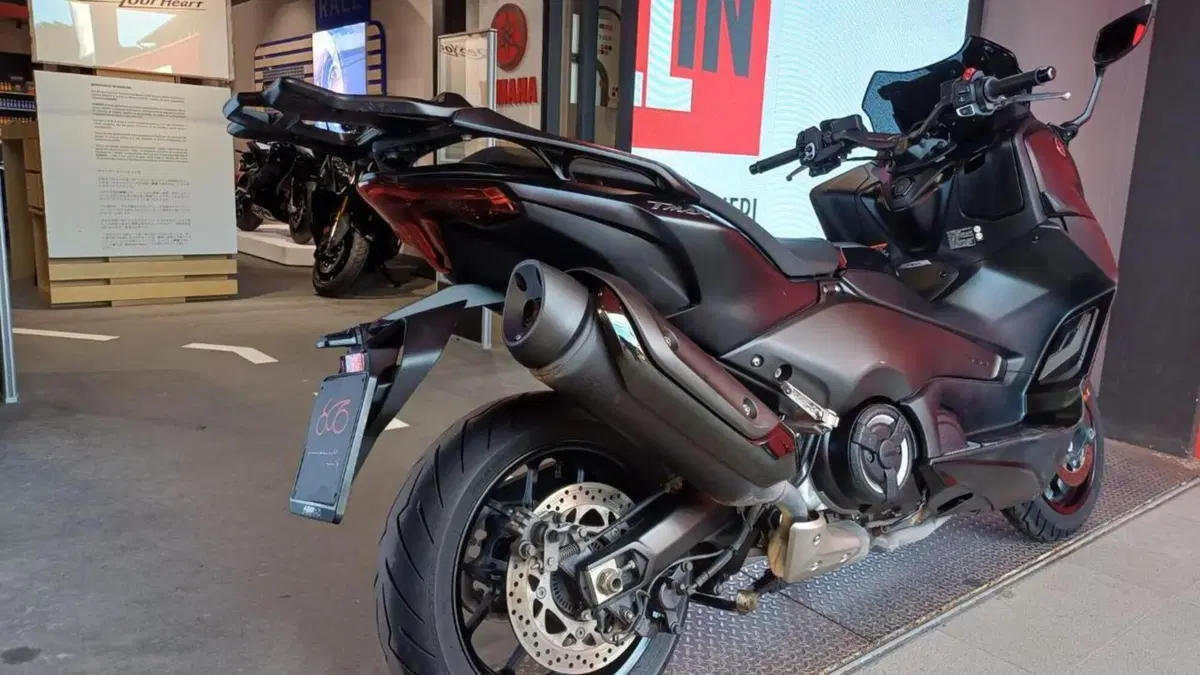 Yamaha T-Max 560 (2022 - 24)  (3)