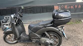 Aprilia Scarabeo 250 (2005 - 06) usata