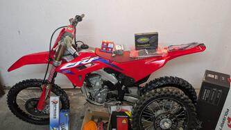 Honda CRF 250 R (2023) usata