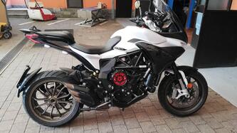 MV Agusta Turismo Veloce 800 Lusso SCS (2021 - 25) usata