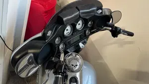 Harley-Davidson 1690 Street Glide (2011 - 13) - FLHX  (3)