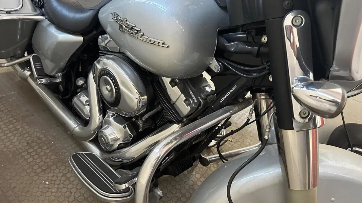 Harley-Davidson 1690 Street Glide (2011 - 13) - FLHX  (6)