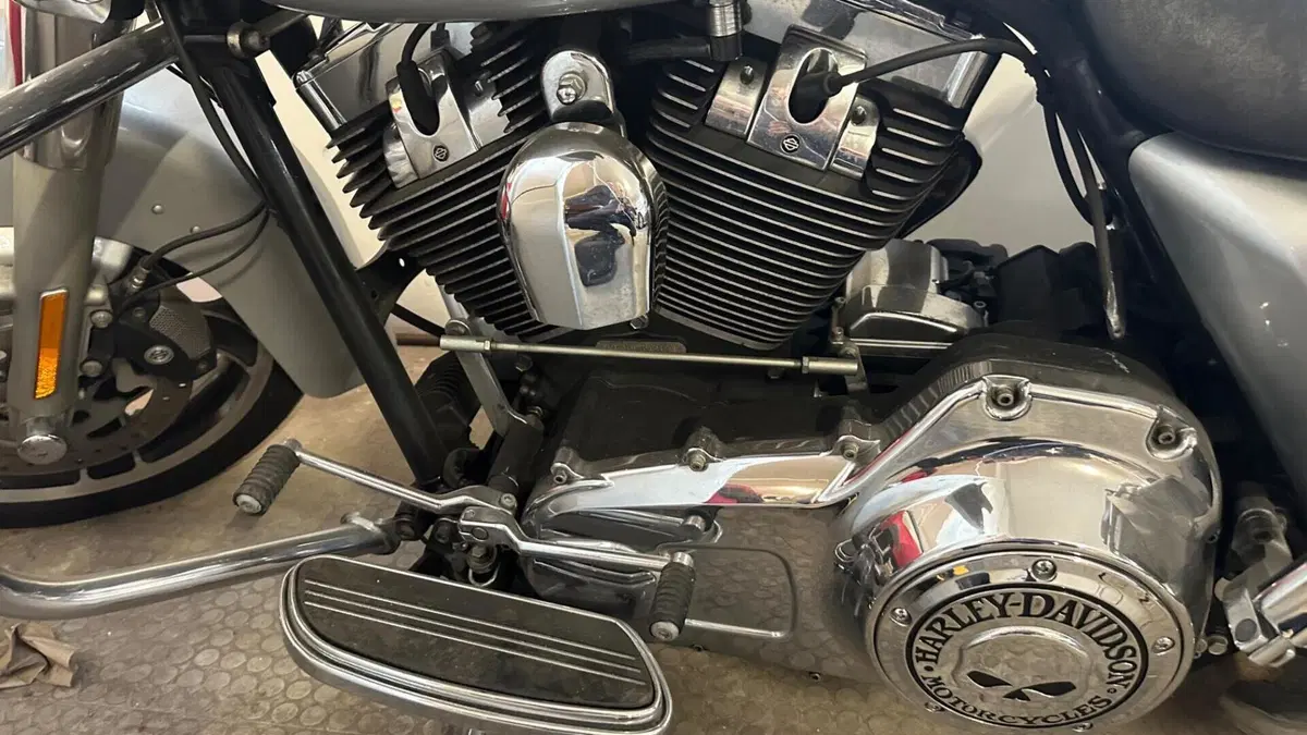 Harley-Davidson 1690 Street Glide (2011 - 13) - FLHX  (8)