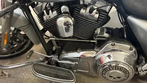 Harley-Davidson 1690 Street Glide (2011 - 13) - FLHX  (8)