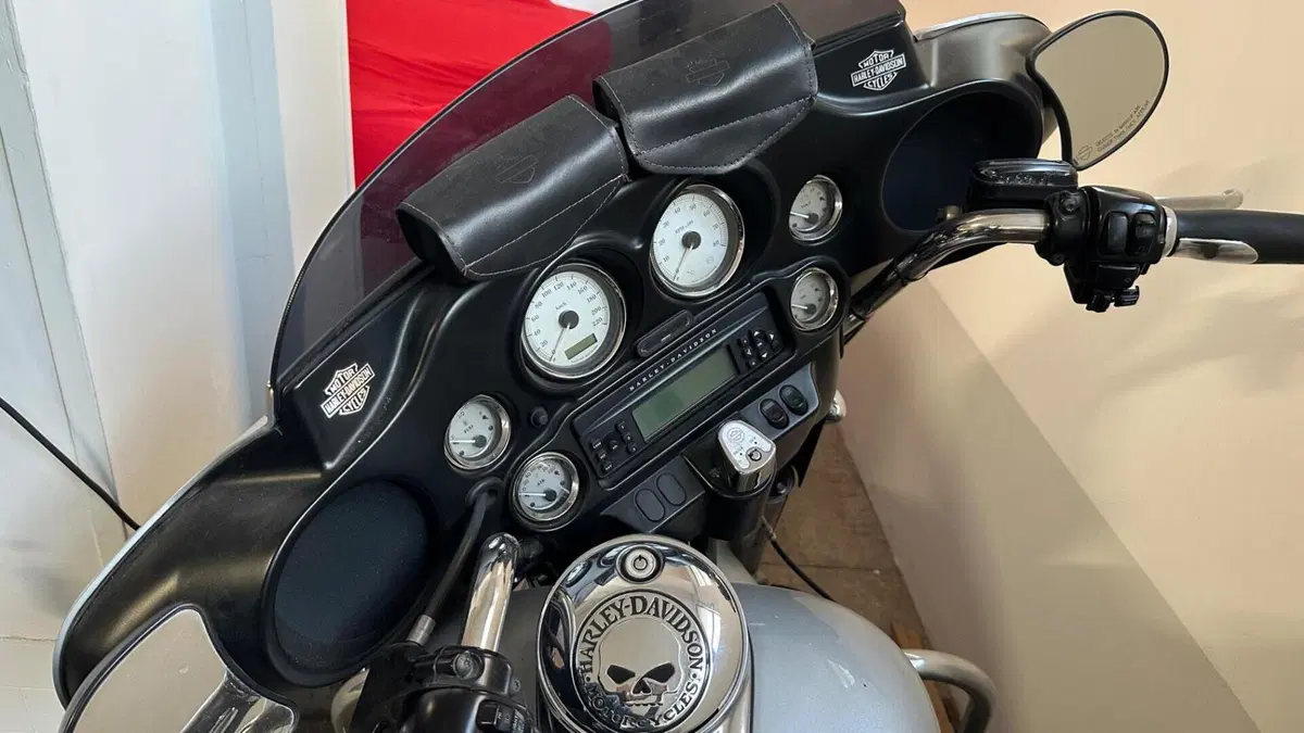 Harley-Davidson 1690 Street Glide (2011 - 13) - FLHX  (9)
