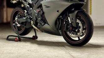 Yamaha YZF R1 (2012 - 14) usata