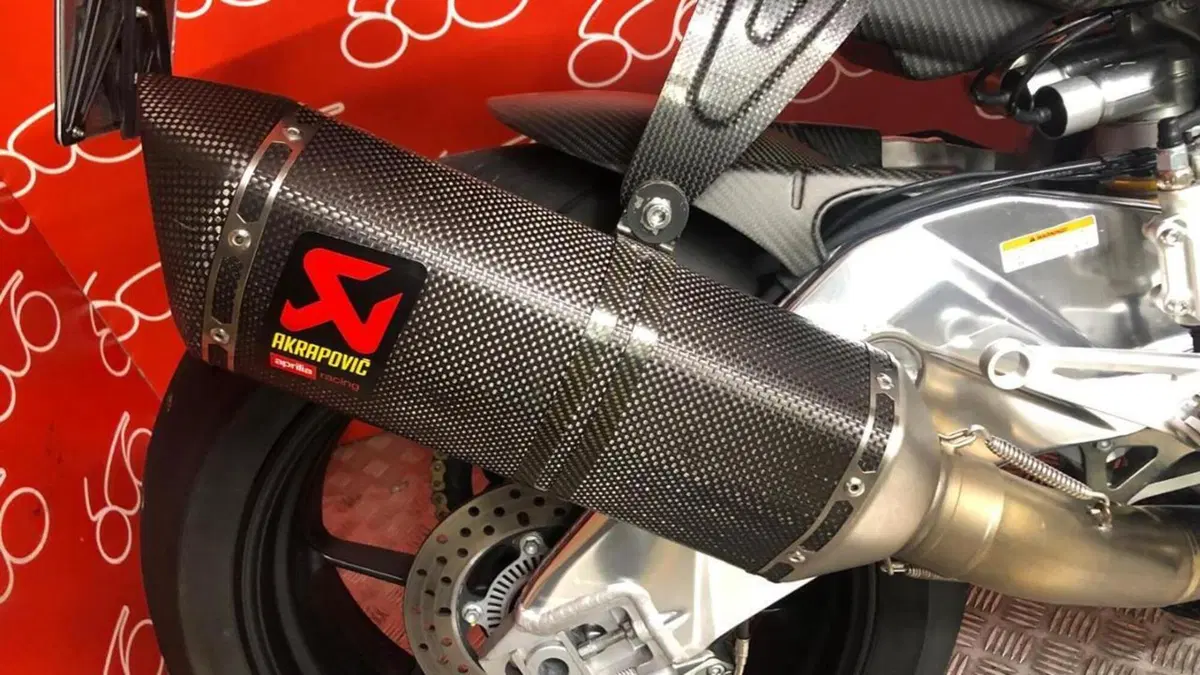 Aprilia Tuono V4 Factory (2019 - 20)  (8)