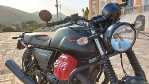 Moto Guzzi V7 III Carbon (2018 - 20)  (4)