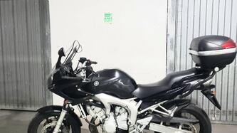 Yamaha FZS 600 Fazer (2003 - 04) usata