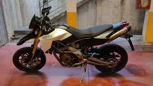 Aprilia Dorsoduro 750 (2009 - 14)  (5)