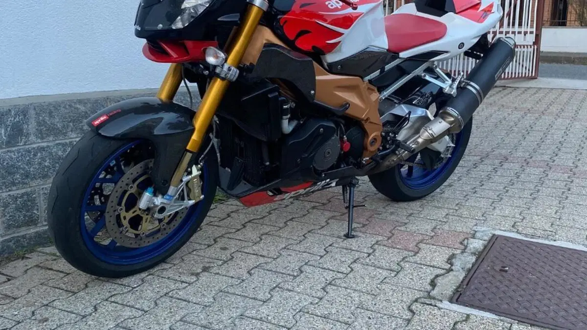 Aprilia Tuono 1000 R Factory (2006 - 11)  (8)