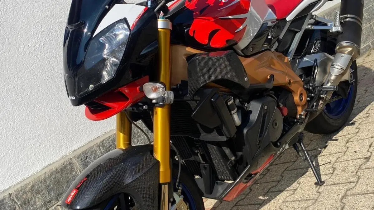 Aprilia Tuono 1000 R Factory (2006 - 11)  (9)