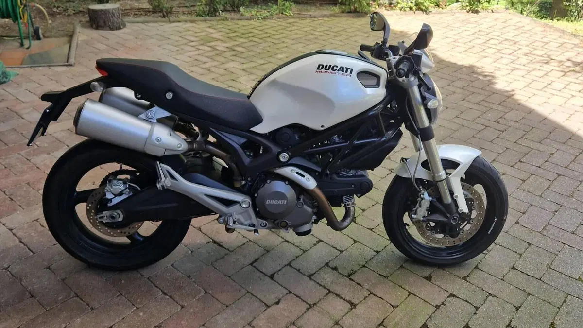 Ducati Monster 696 (2008 - 13)  (8)