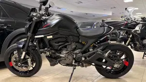 Ducati Monster 937 + (2021 - 25)  (2)