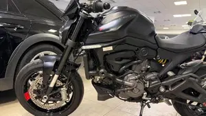 Ducati Monster 937 + (2021 - 25)  (9)