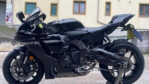 Yamaha YZF R1 (2020 - 25) 