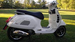 Vespa GTS 300 Super Hpe (2018 - 19) 