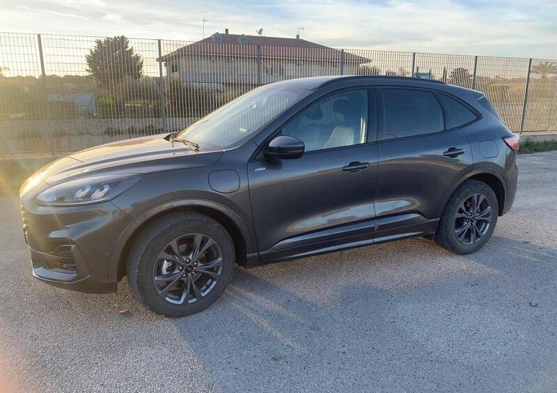 Ford Kuga 2.5 Plug In Hybrid 225 CV CVT 2WD ST-Line