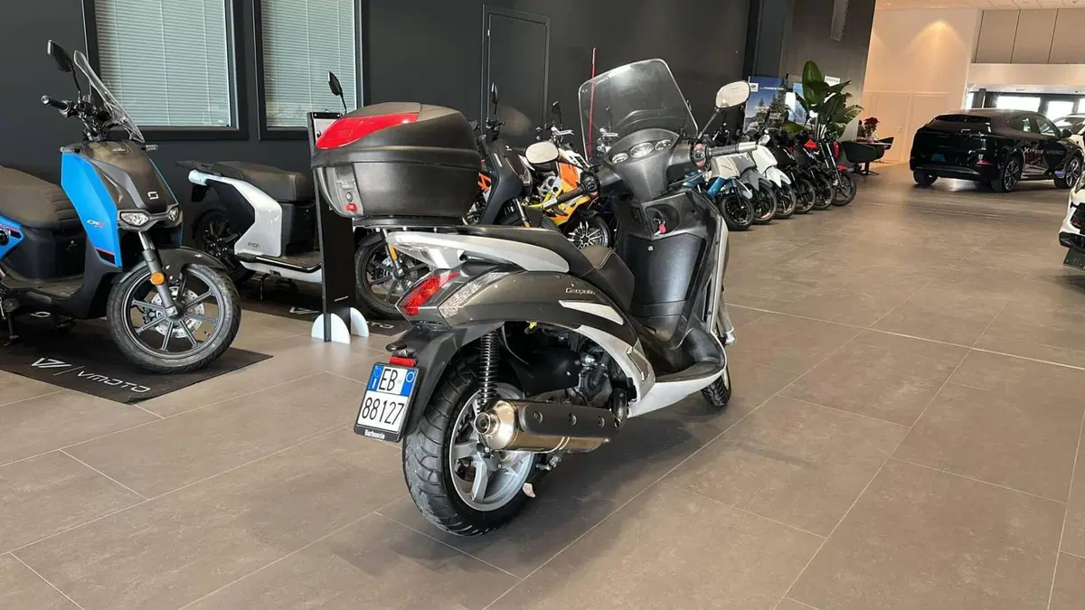 Peugeot Geopolis 400  (2)