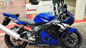 Yamaha YZF R6 (2003 - 04) 