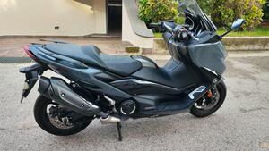 Yamaha T-Max 560 Tech Max (2021) 