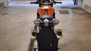 Aprilia Tuono 1000 R (2006 - 10)  (5)