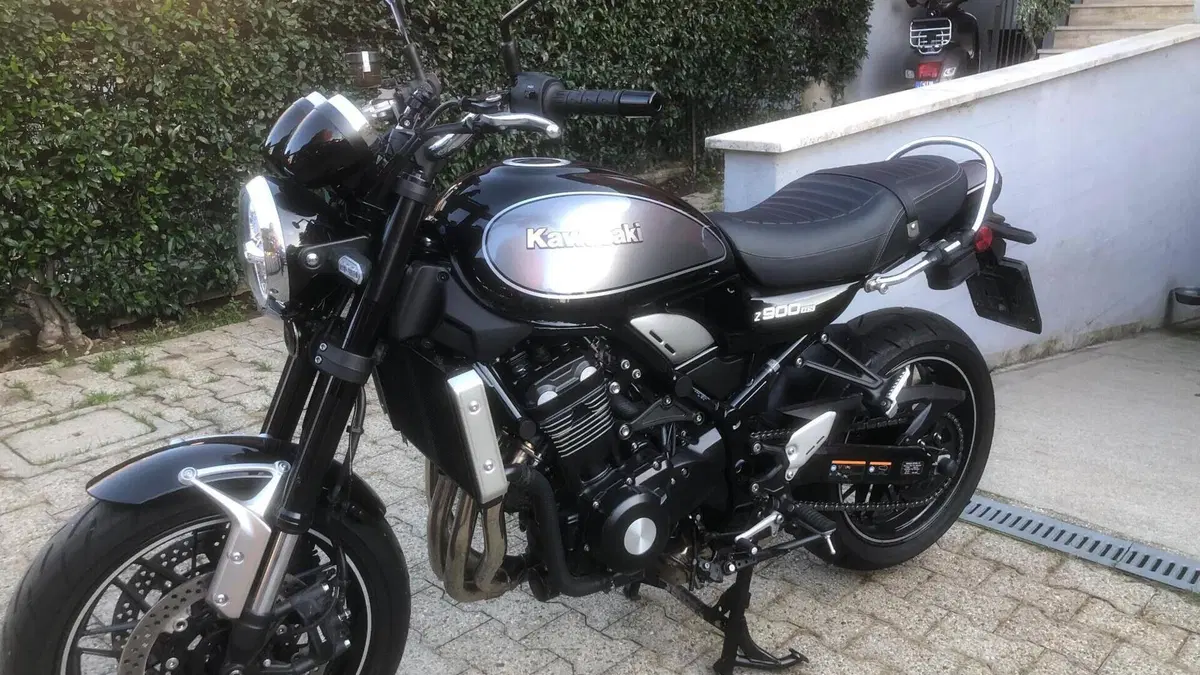 Kawasaki Z 900 RS (2022 - 25)  (2)