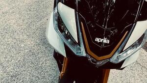 Aprilia Tuono V4 Factory (2021 - 24) 