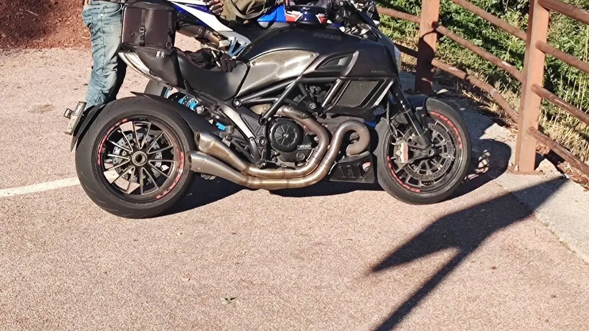 Ducati Diavel 1200 (2014 - 16)  (2)
