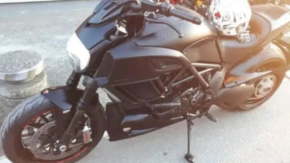 Ducati Diavel 1200 (2014 - 16)  (5)