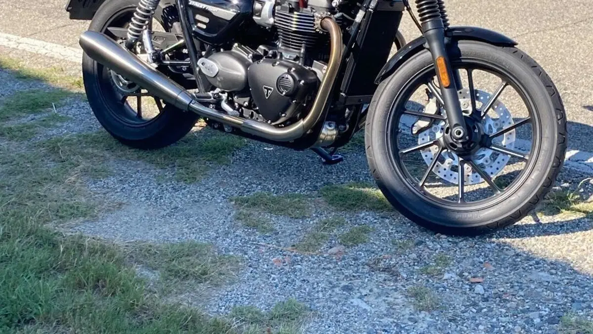 Triumph Street Twin 900 (2021 - 22)  (12)
