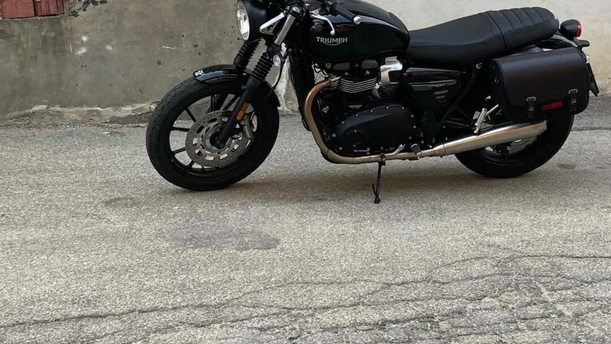 Triumph Street Twin 900 (2021 - 22)  (13)