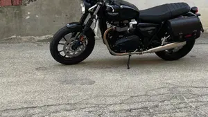 Triumph Street Twin 900 (2021 - 22)  (13)