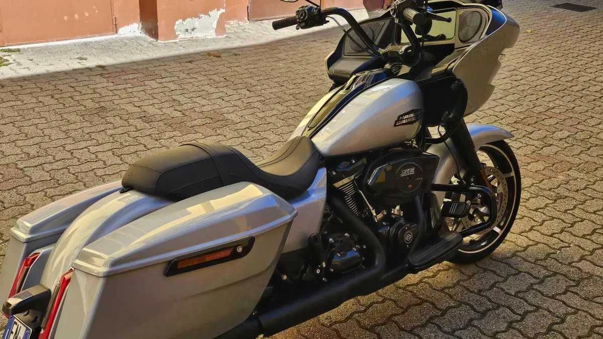Harley-Davidson Road Glide (2024 - 26) 