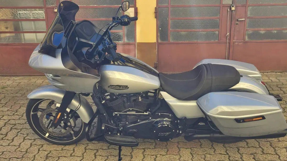 Harley-Davidson Road Glide (2024 - 26)  (2)